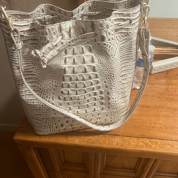 only worn twice since purchased in March 2023….Comes with a duster bag - Picture 3 of 5